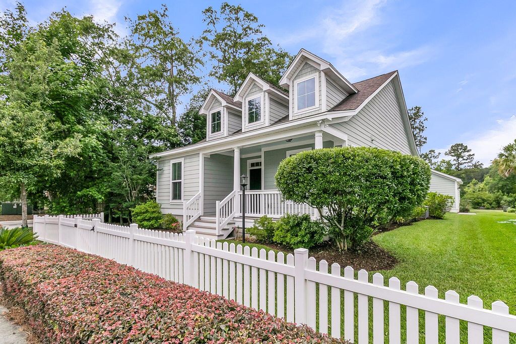 Photo of 3408 Salterbeck Street, Mount Pleasant, SC 29466 (MLS # 25019269)