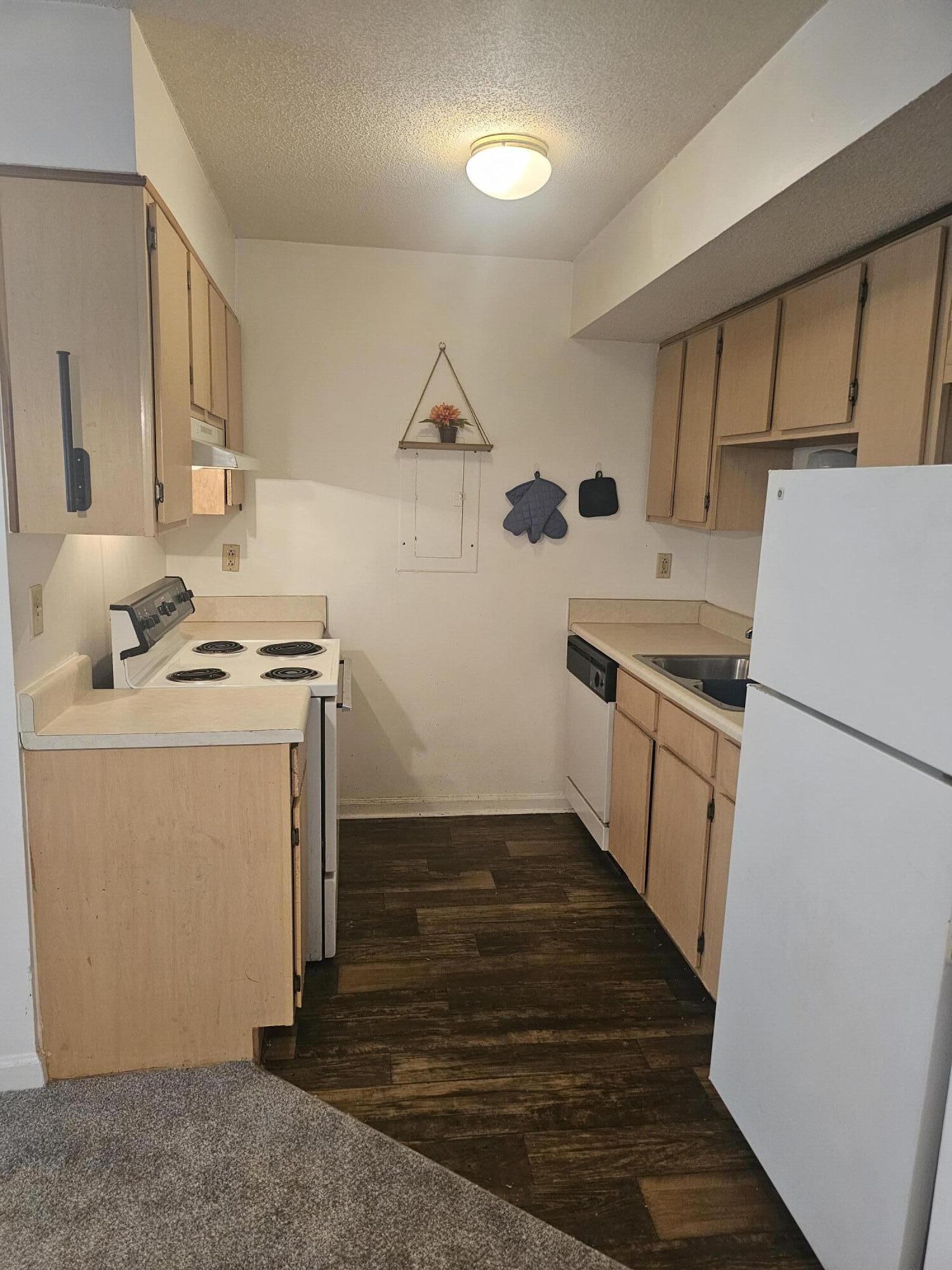2494 Etiwan Avenue 9-D