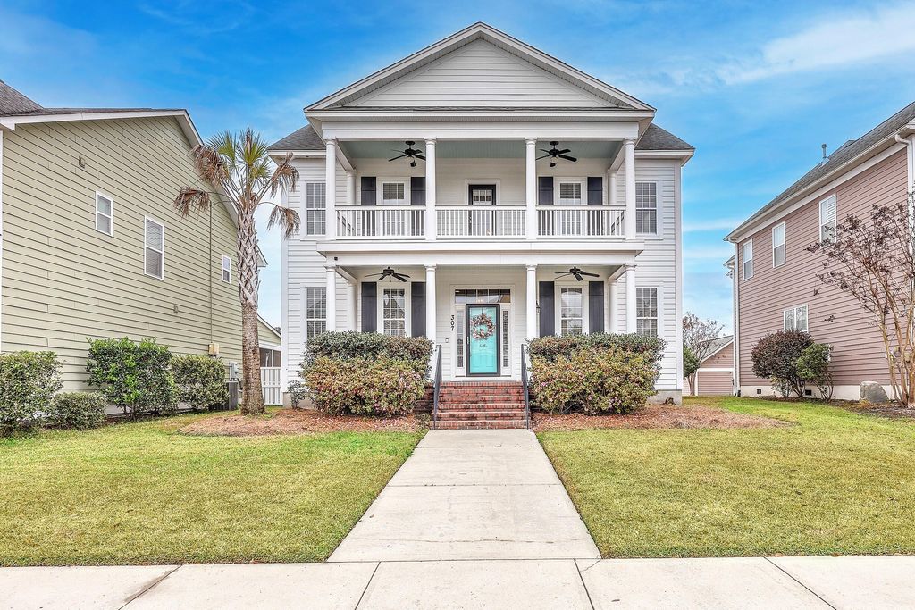 Photo of 307 Amaryllis Avenue, Summerville, SC 29483 (MLS # 25031911)