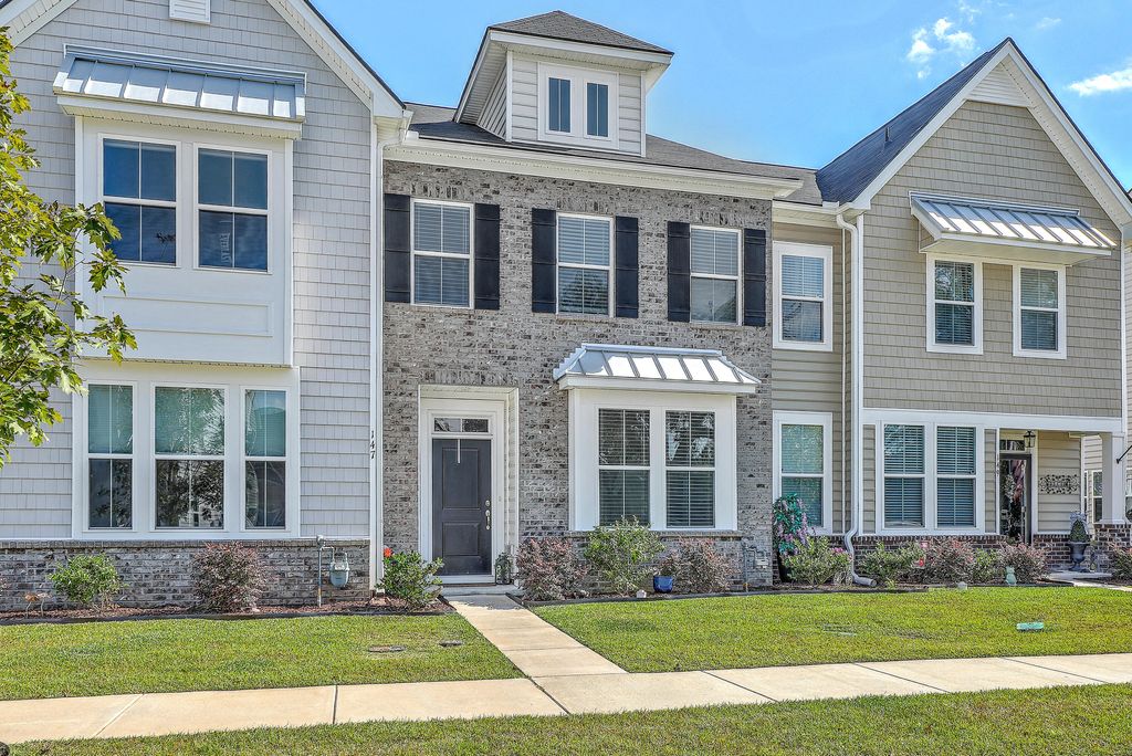 Photo of 147 Pine Gate Drive, Summerville, SC 29483 (MLS # 26000020)