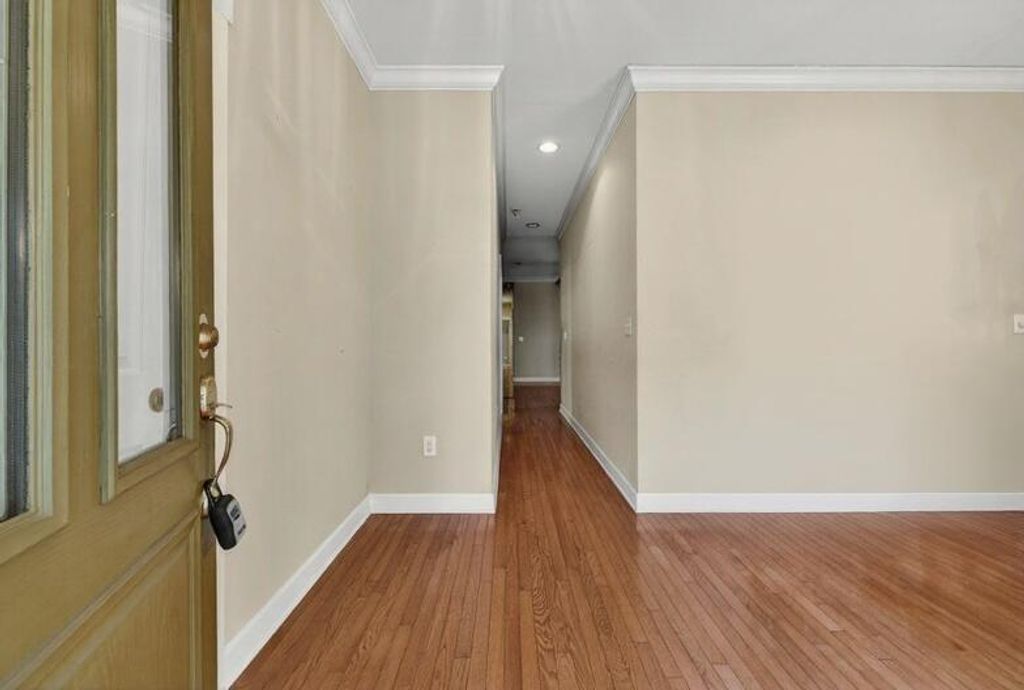 Photo of 231 N Ainsdale Drive, Charleston, SC 29414 (MLS # 26005768)