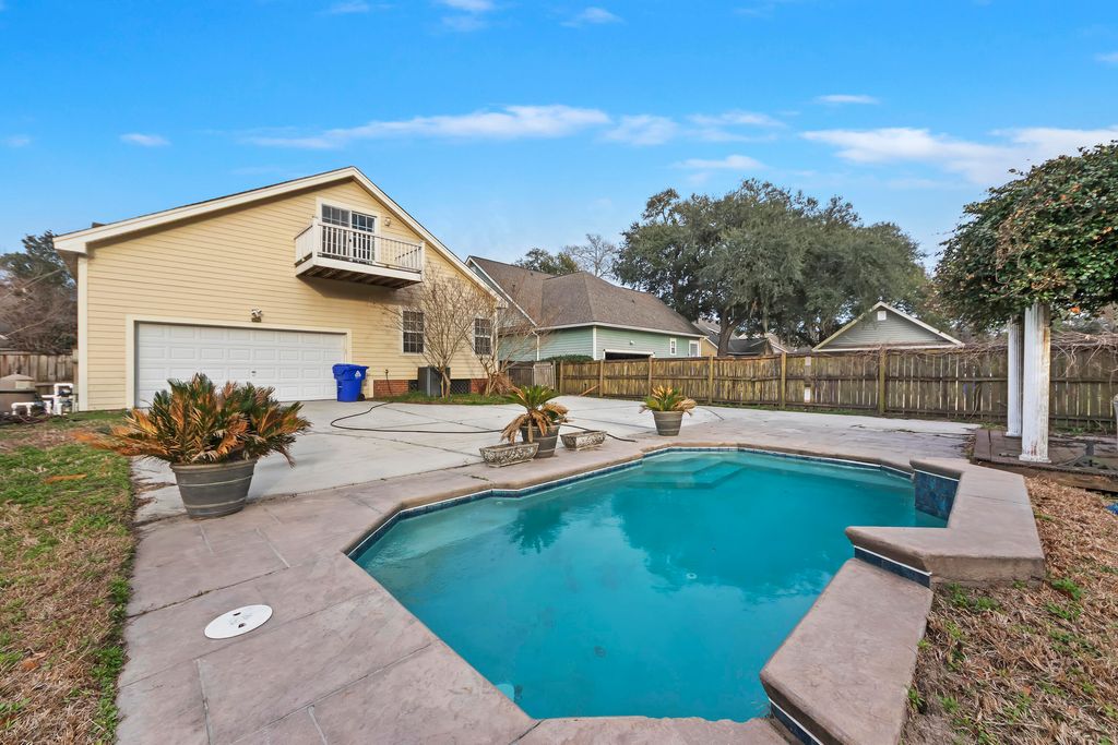 Photo of 231 N Ainsdale Drive, Charleston, SC 29414 (MLS # 26005768)