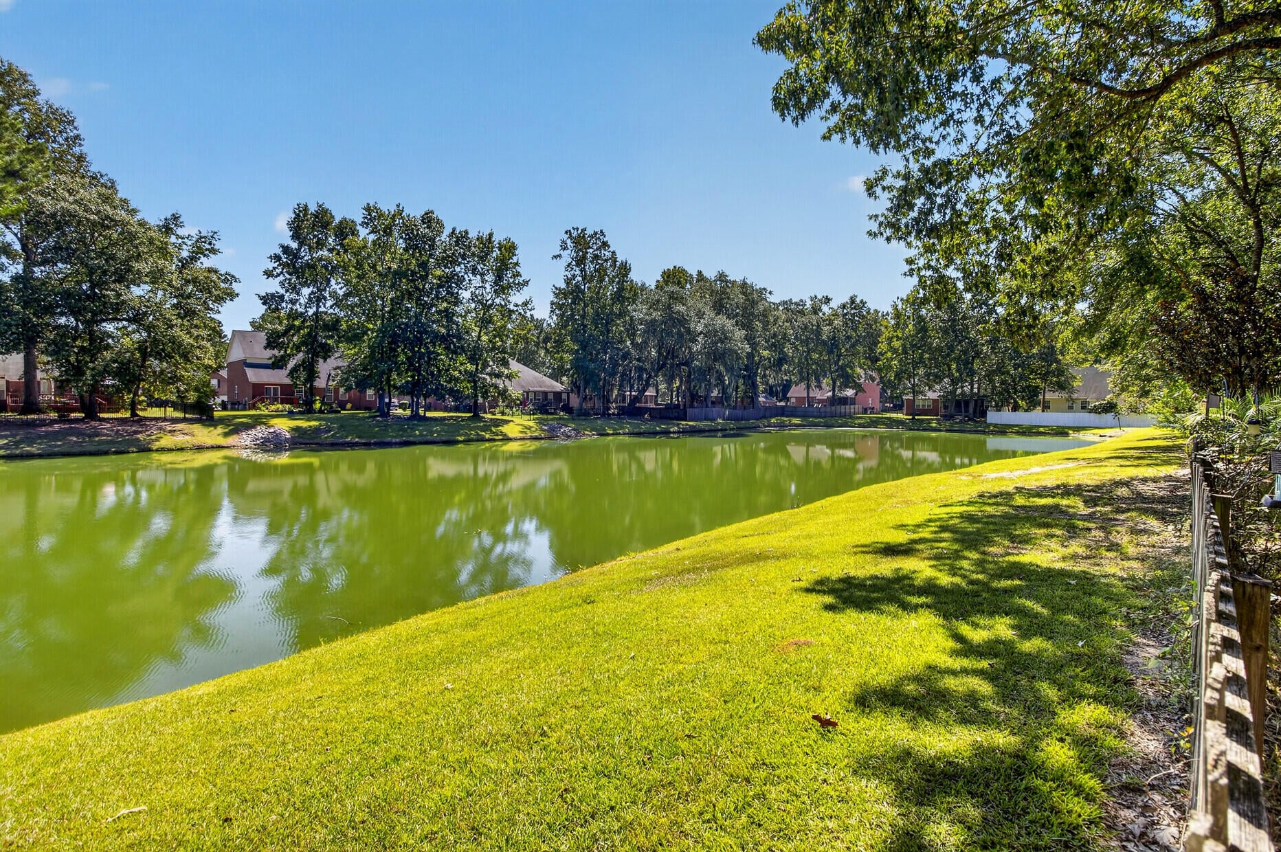 5484 Clearview Drive