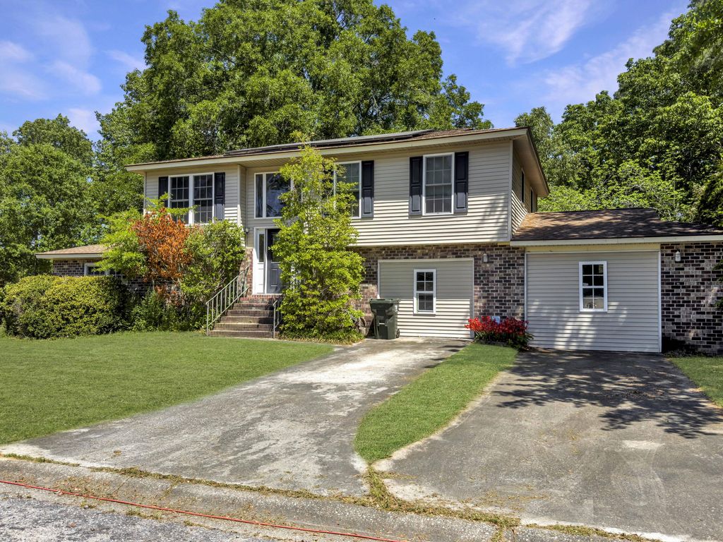 Photo of 210 Kent Court, Ladson, SC 29456 (MLS # 26010619)