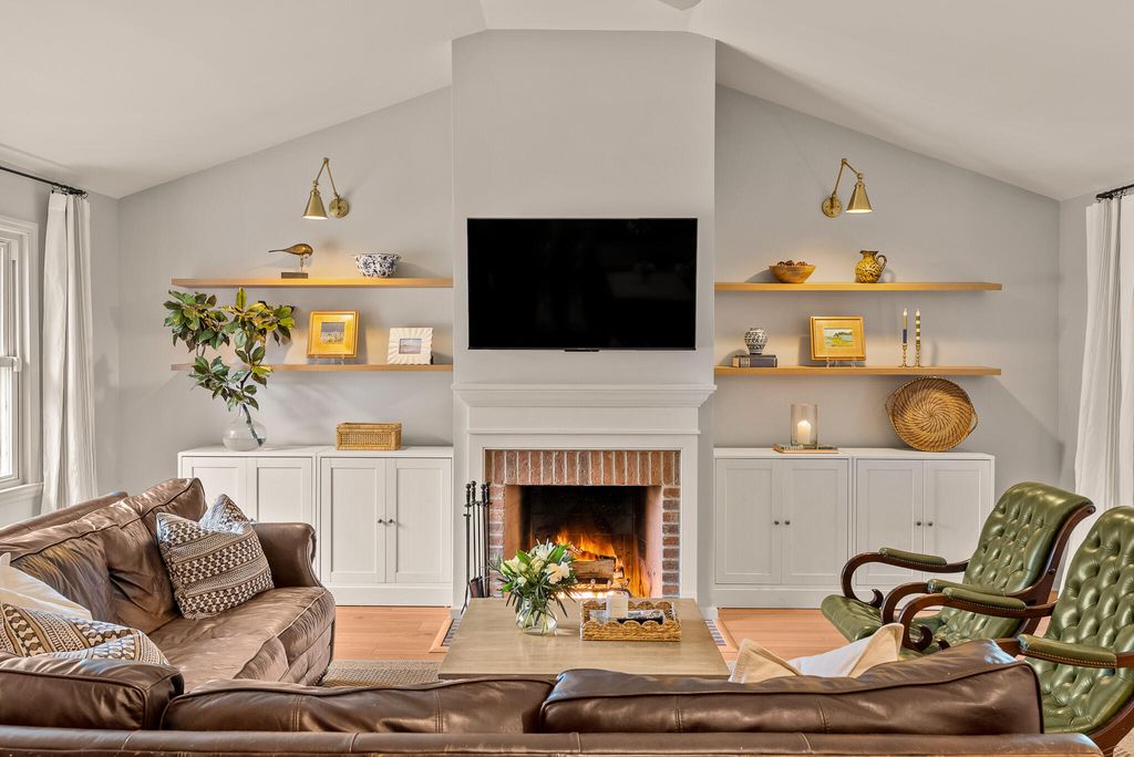 Photo of 808 Bruce Street, Charleston, SC 29412 (MLS # 26003460)