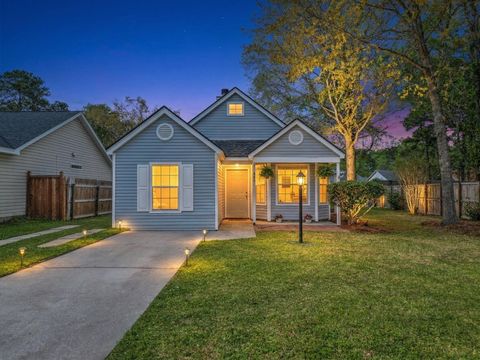 Photo of 106 Fern Court, Summerville, SC 29486 (MLS # 26008744)