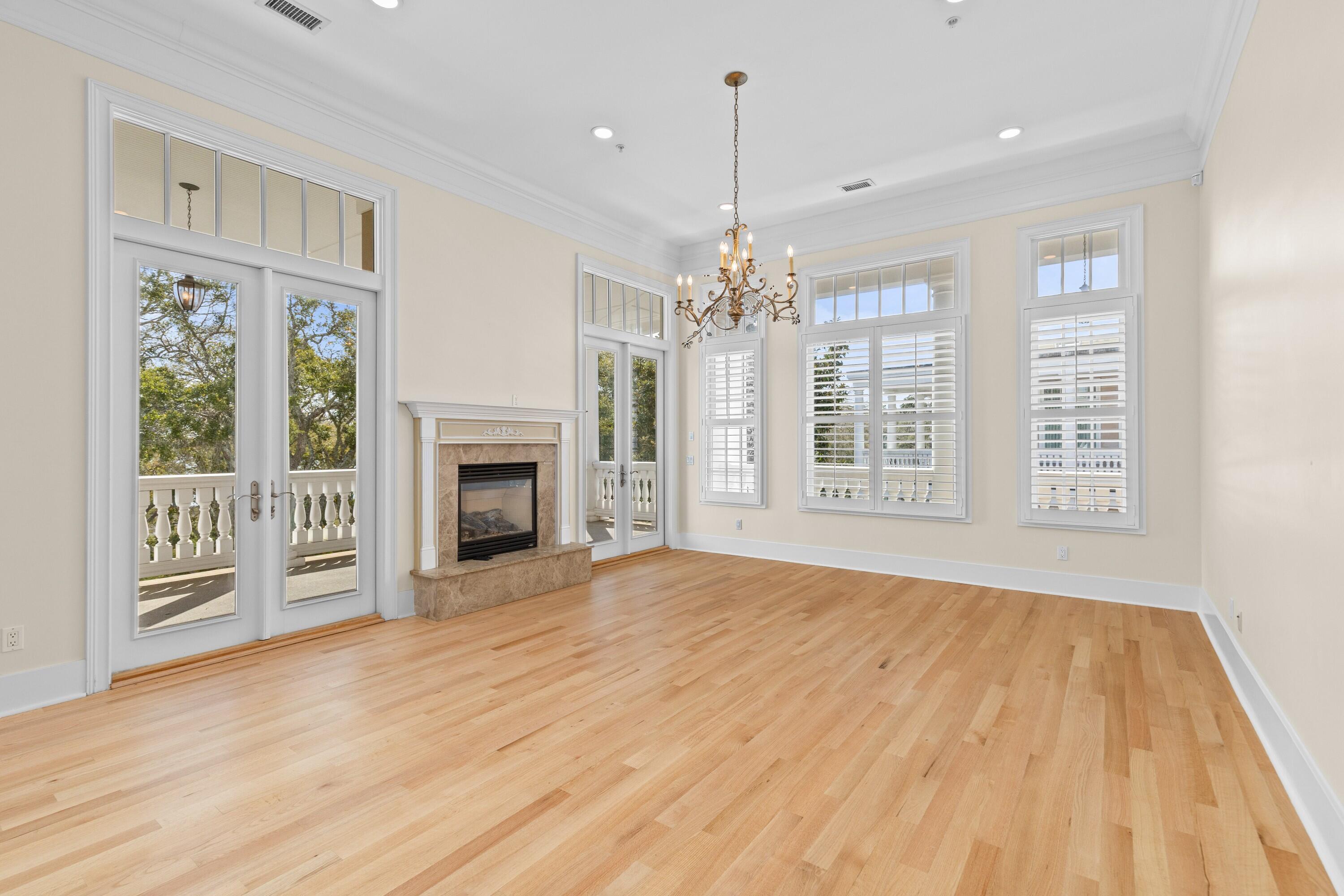 124 Fairbanks Oak Alley 4b