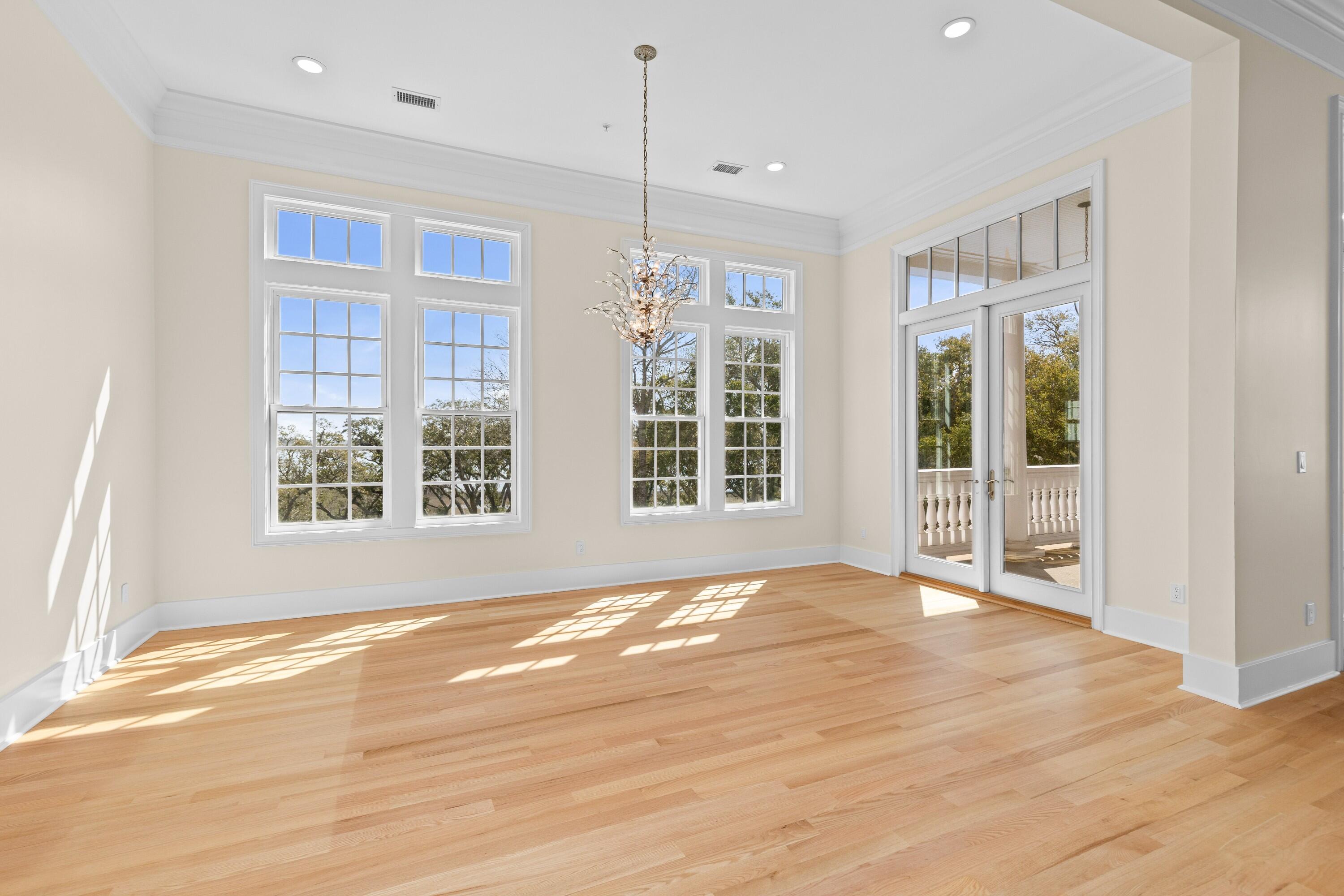 124 Fairbanks Oak Alley 4b