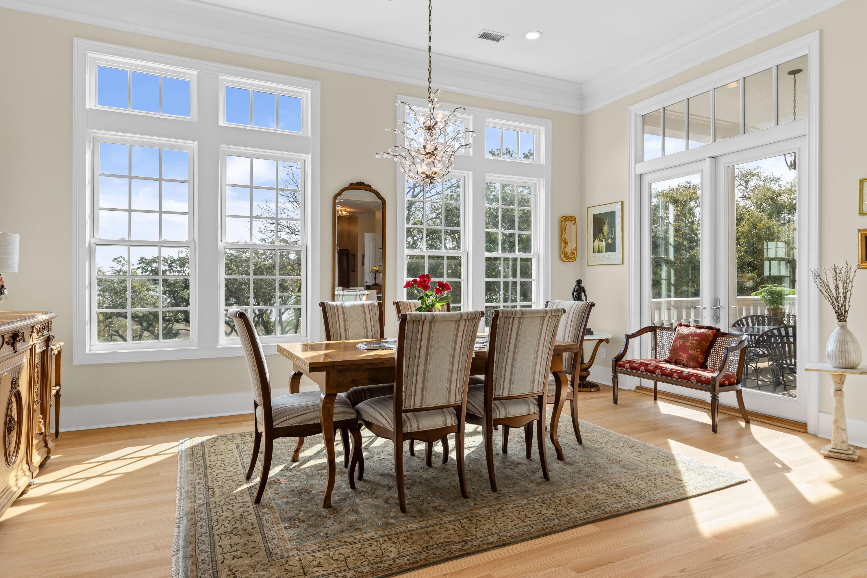 124 Fairbanks Oak Alley 4b