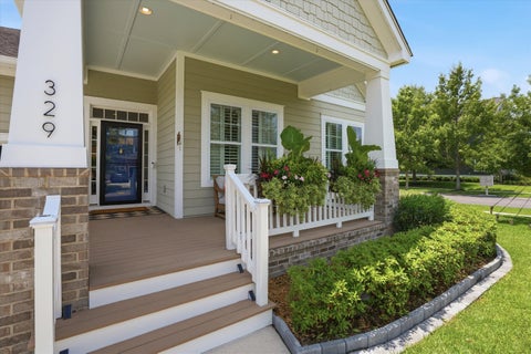 Photo of 329 Ashby Street, Summerville, SC 29486 (MLS # 26016148)