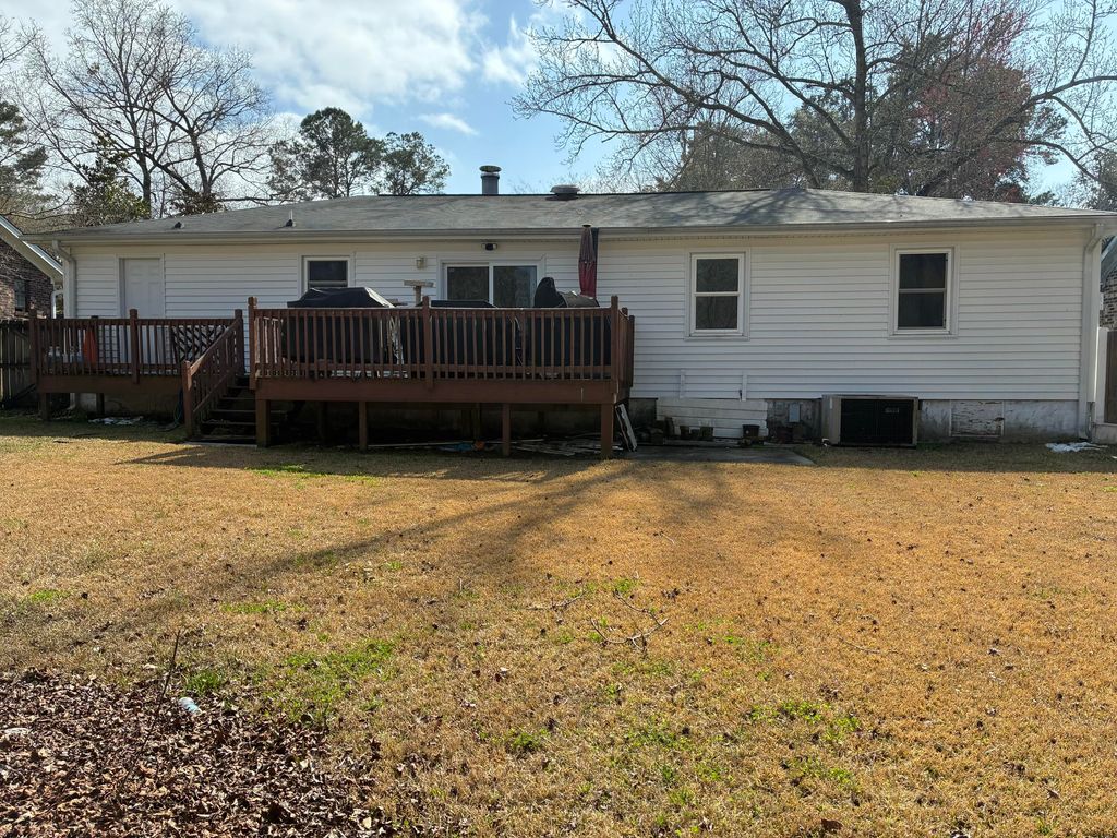 Photo of 220 Crestwood Drive, Summerville, SC 29483 (MLS # 26005910)