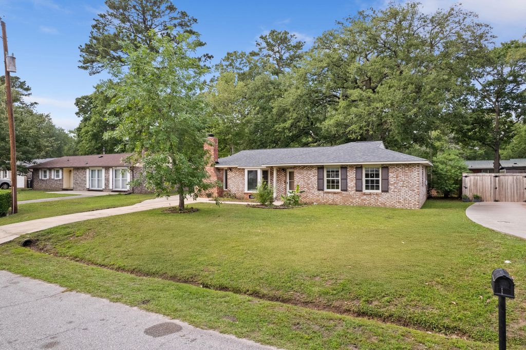 Photo of 7708 Jadewood Drive, North Charleston, SC 29418 (MLS # 26013886)