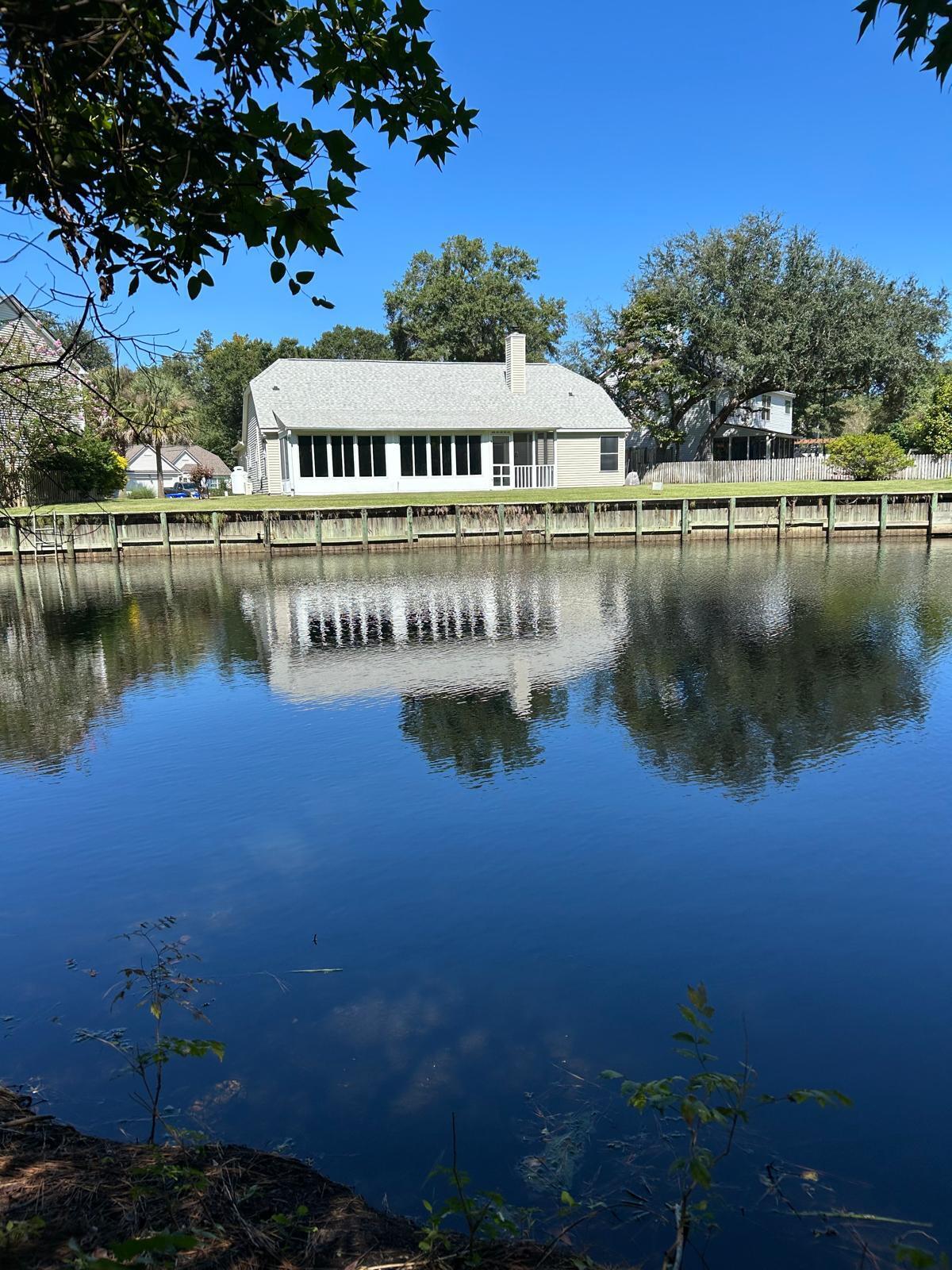 1233 Bridgeport Drive