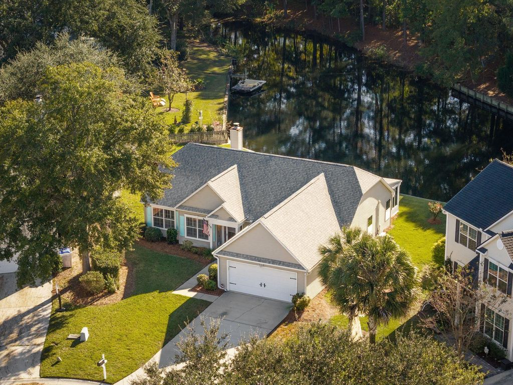 Photo of 1233 Bridgeport Drive, Mount Pleasant, SC 29466 (MLS # 25029332)