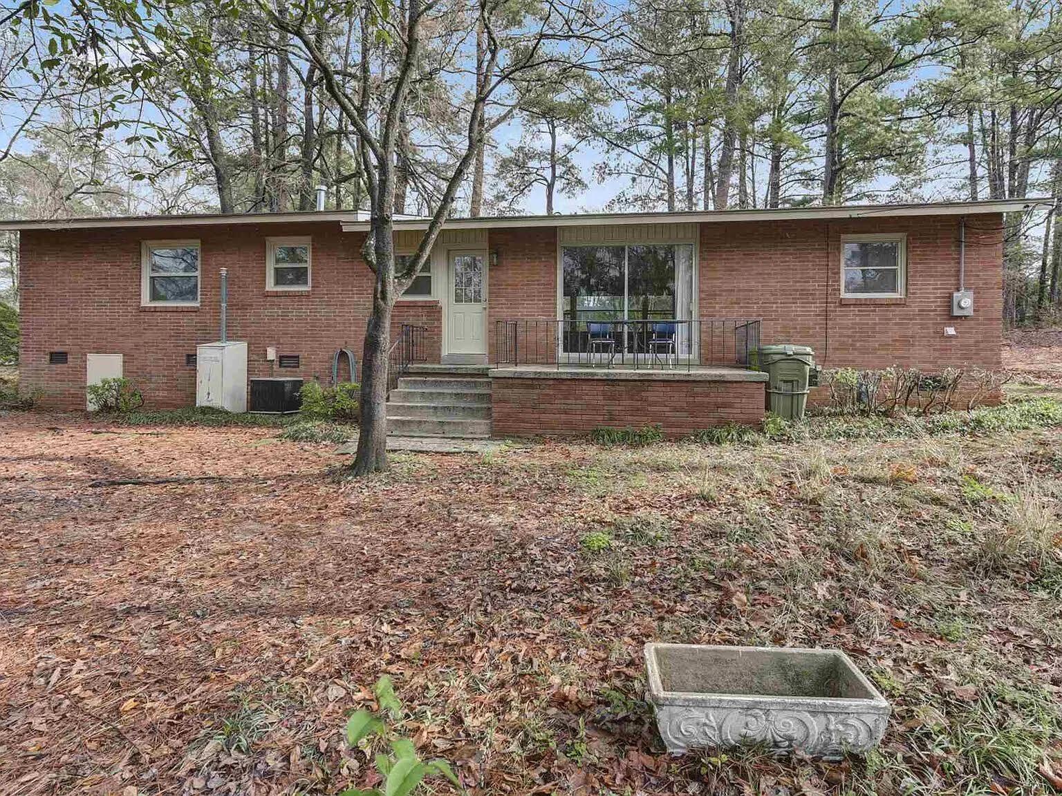 1657 Overhill Road