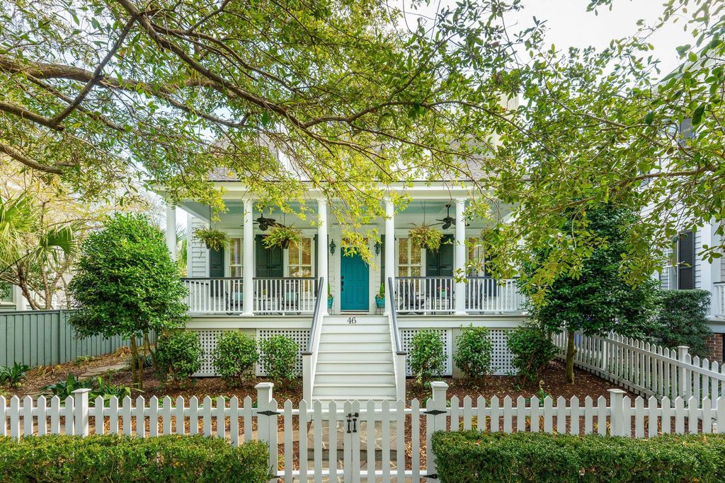 Photo of 46 Eastlake Road, Mount Pleasant, SC 29464 (MLS # 26005386)