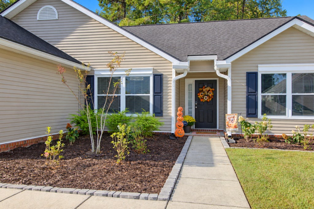 Photo of 592 Hainsworth Drive, Charleston, SC 29414 (MLS # 26028442)