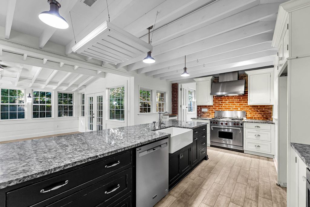 Photo of 706 Sterling Drive, Charleston, SC 29412 (MLS # 26009683)