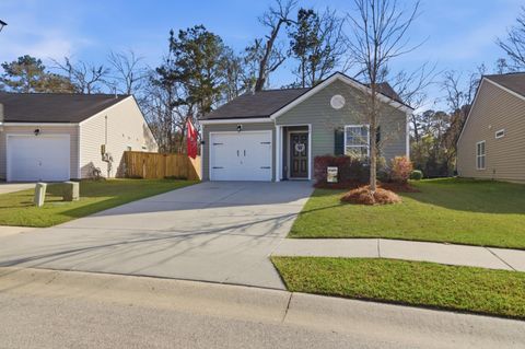 Photo of 146 Brittondale Road, Summerville, SC 29485 (MLS # 26006575)