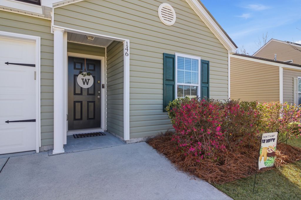 Photo of 146 Brittondale Road, Summerville, SC 29485 (MLS # 26006575)
