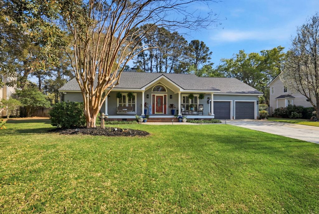 Photo of 1098 Blue Marlin Drive, Charleston, SC 29412 (MLS # 26009095)