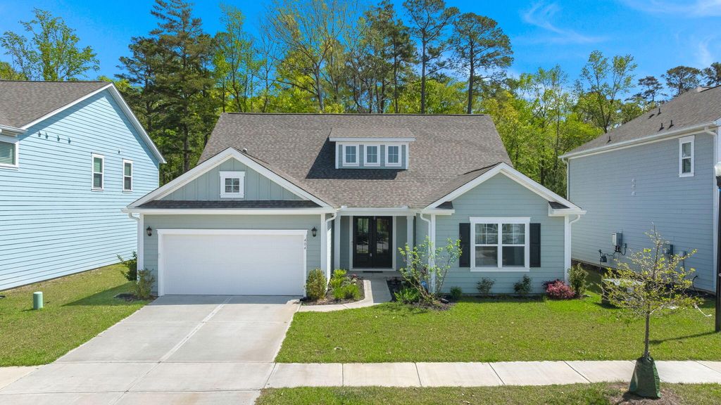 Photo of 404 Oak View Way, Summerville, SC 29483 (MLS # 26009850)