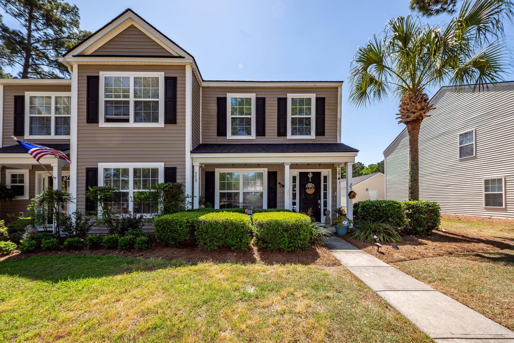 Photo of 4805 Shady Tree Lane, Summerville, SC 29485 (MLS # 26011525)