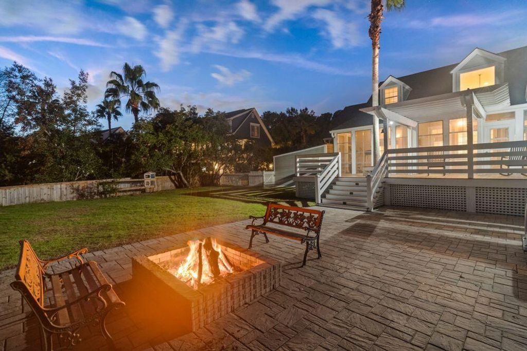 Photo of 1121 Beresford Run, Charleston, SC 29492 (MLS # 25031358)