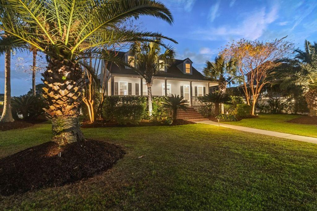 Photo of 1121 Beresford Run, Charleston, SC 29492 (MLS # 25031358)