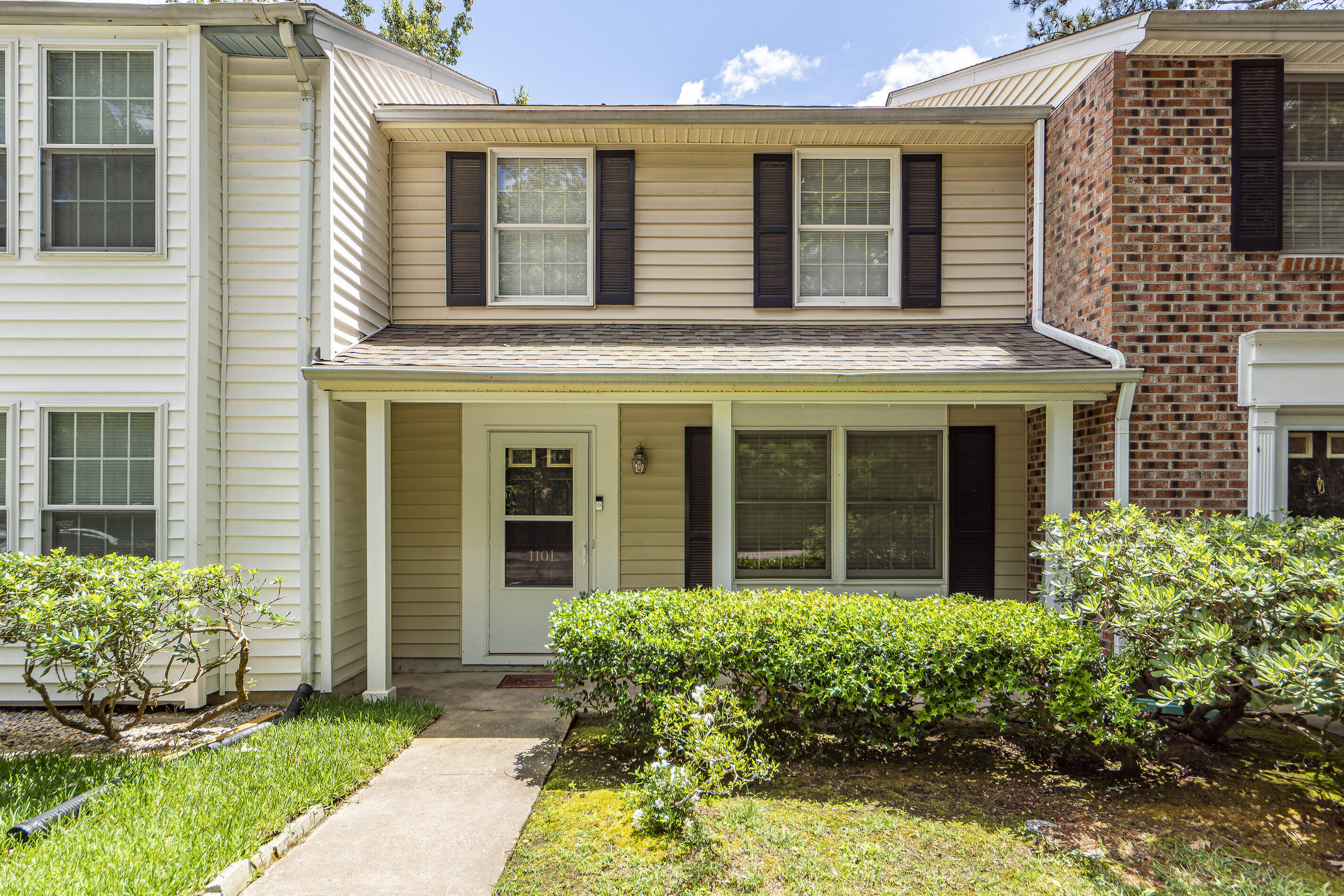 View Summerville, SC 29485 townhome