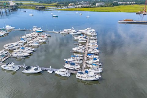 Photo of 33 Lockwood Drive #E-12, Charleston, SC 29401 (MLS # 25027752)