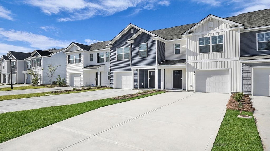 Photo of 898 Long Bluff Road, Summerville, SC 29486 (MLS # 26018802)