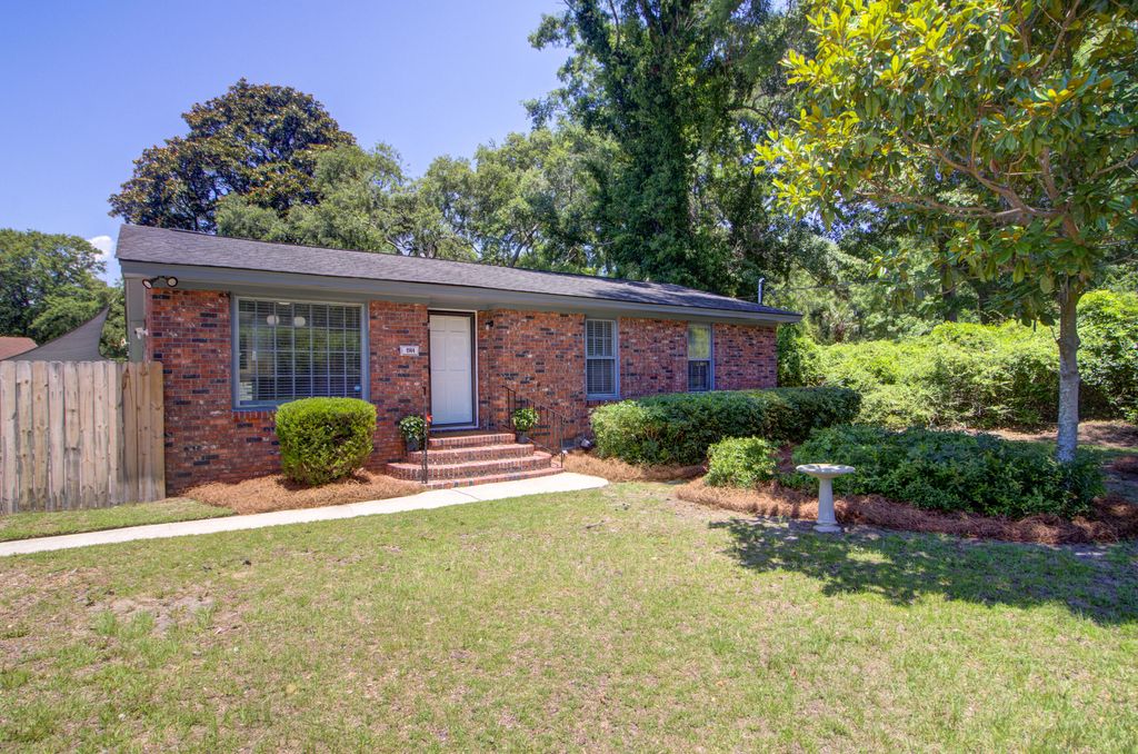 Photo of 1144 Wyndham Road, Charleston, SC 29412 (MLS # 26017241)