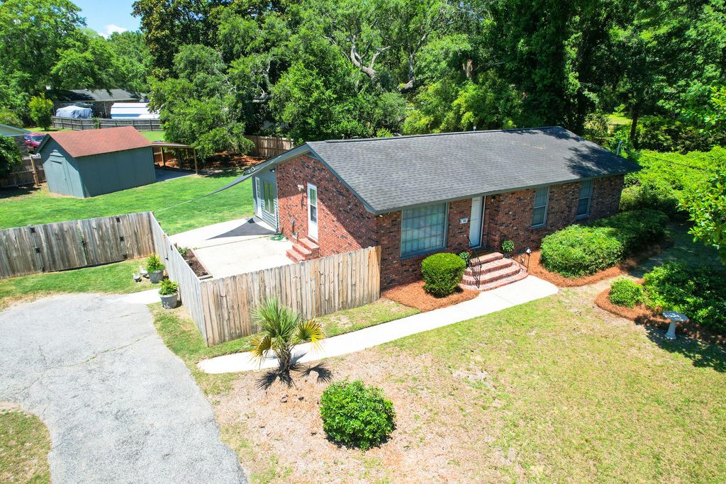 Photo of 1144 Wyndham Road, Charleston, SC 29412 (MLS # 26017241)