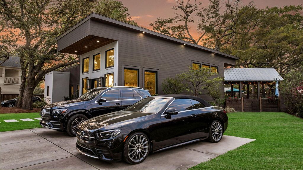 Photo of 28 Riverdale Drive, Charleston, SC 29407 (MLS # 26010121)