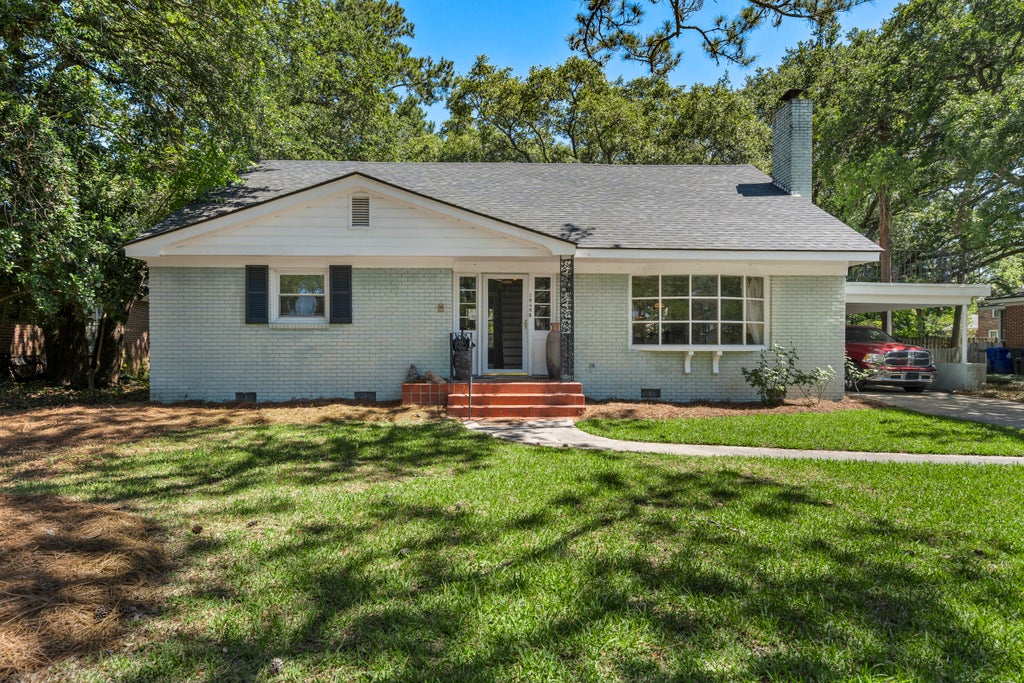 Photo of 1846 Capri Drive, Charleston, SC 29407 (MLS # 26017059)