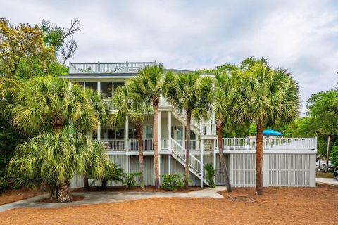 Photo of 17 Sand Dollar Drive, Isle of Palms, SC 29451 (MLS # 26012715)
