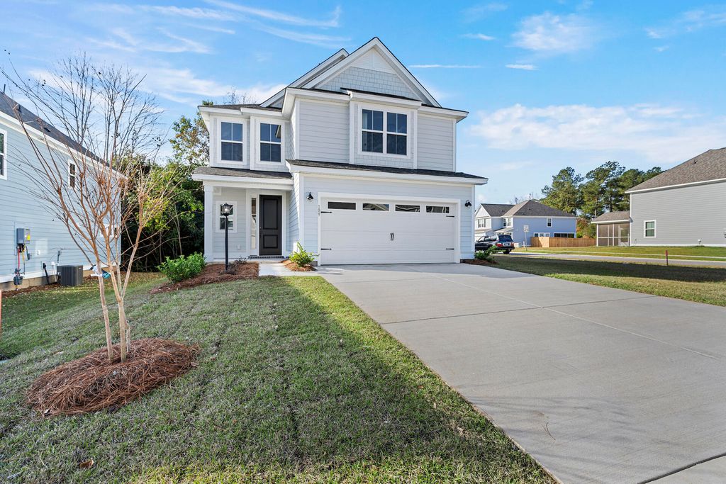 Photo of 301 Clipper Court, Summerville, SC 29486 (MLS # 25029347)