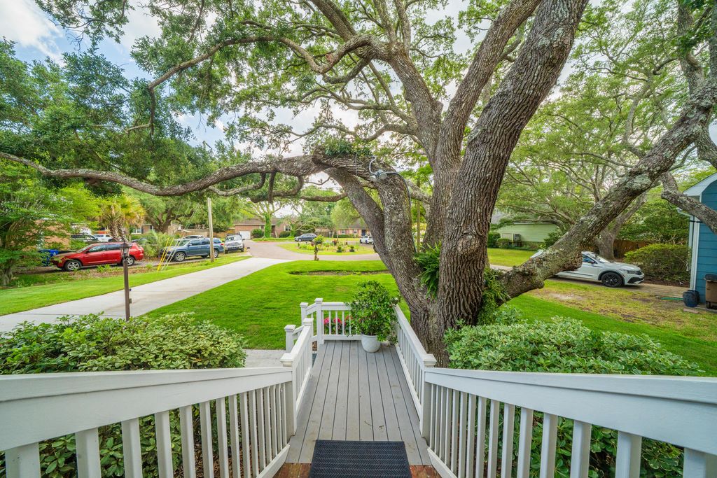 Photo of 1244 Cornwallis Drive, Charleston, SC 29412 (MLS # 26013803)