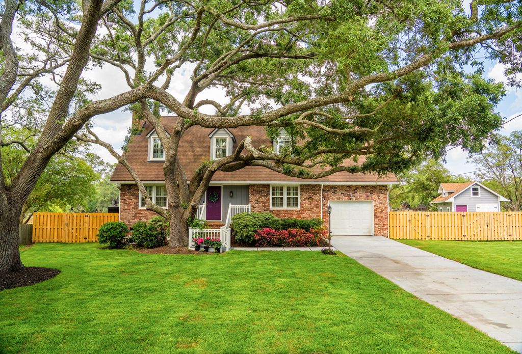 Photo of 1244 Cornwallis Drive, Charleston, SC 29412 (MLS # 26013803)