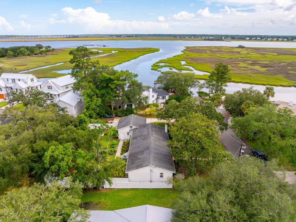 Photo of 209 Cynthia Lane, Charleston, SC 29407 (MLS # 26022952)