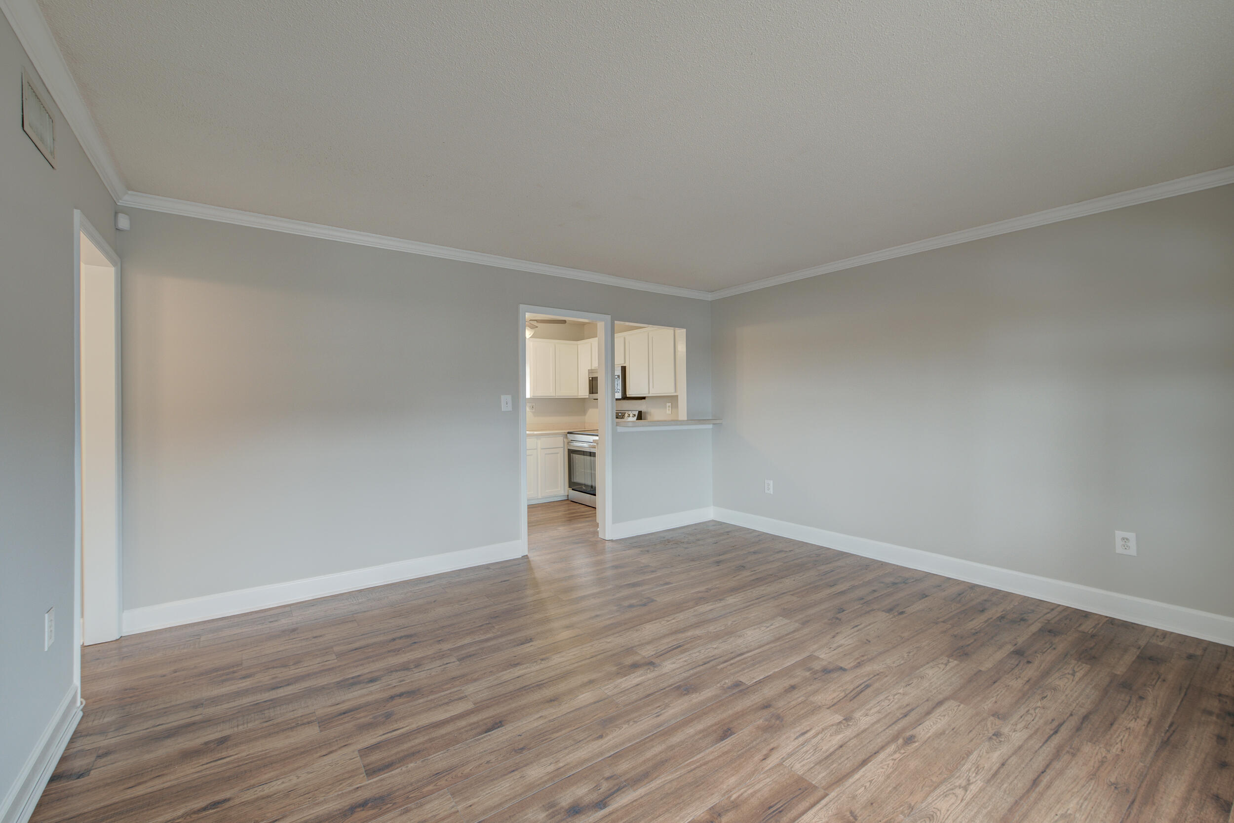 516 Arlington Drive B8