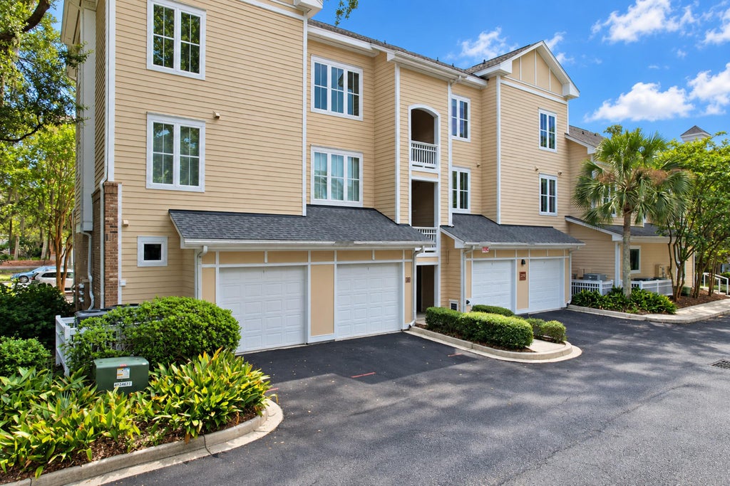 Photo of 250 Seven Farms Drive #202, Charleston, SC 29492 (MLS # 26025625)