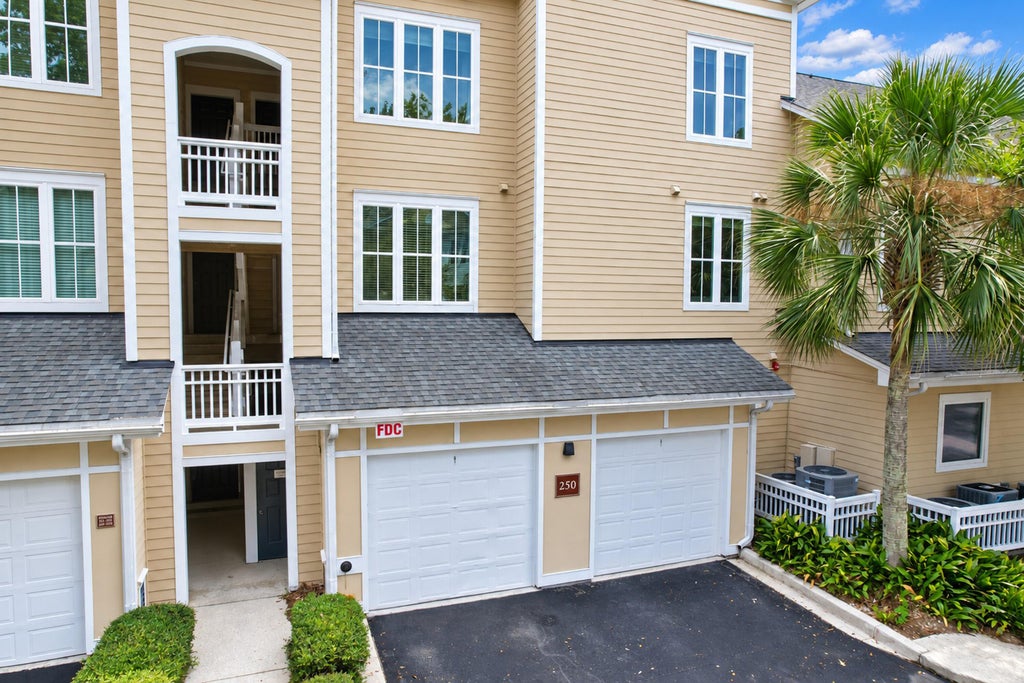 Photo of 250 Seven Farms Drive #202, Charleston, SC 29492 (MLS # 26025625)