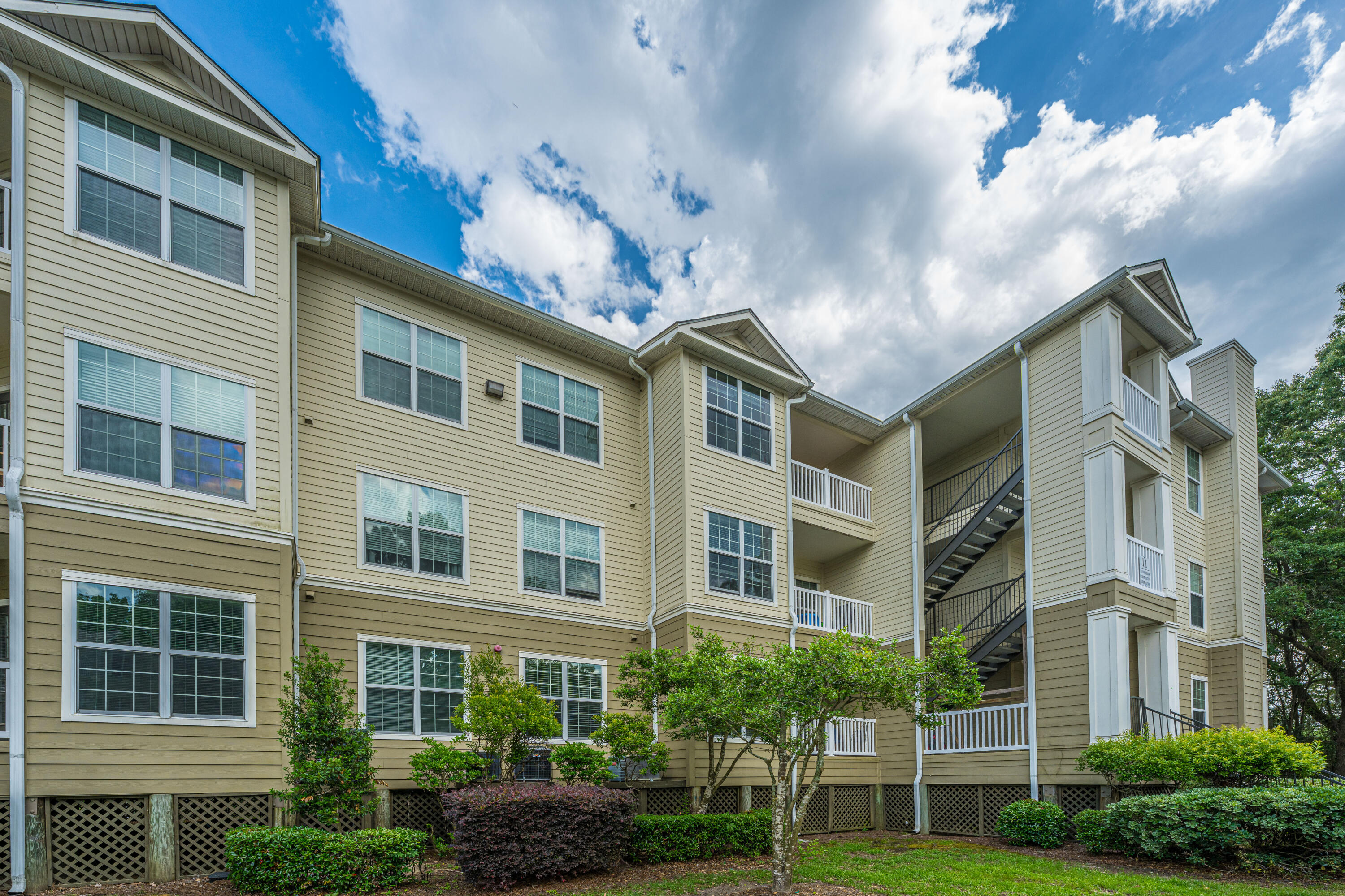 700 Daniel Ellis Dr. Drive 11105