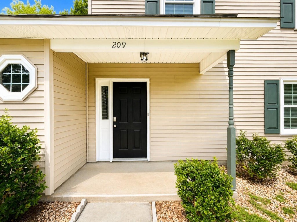 Photo of 209 William Street, Summerville, SC 29486 (MLS # 26022022)