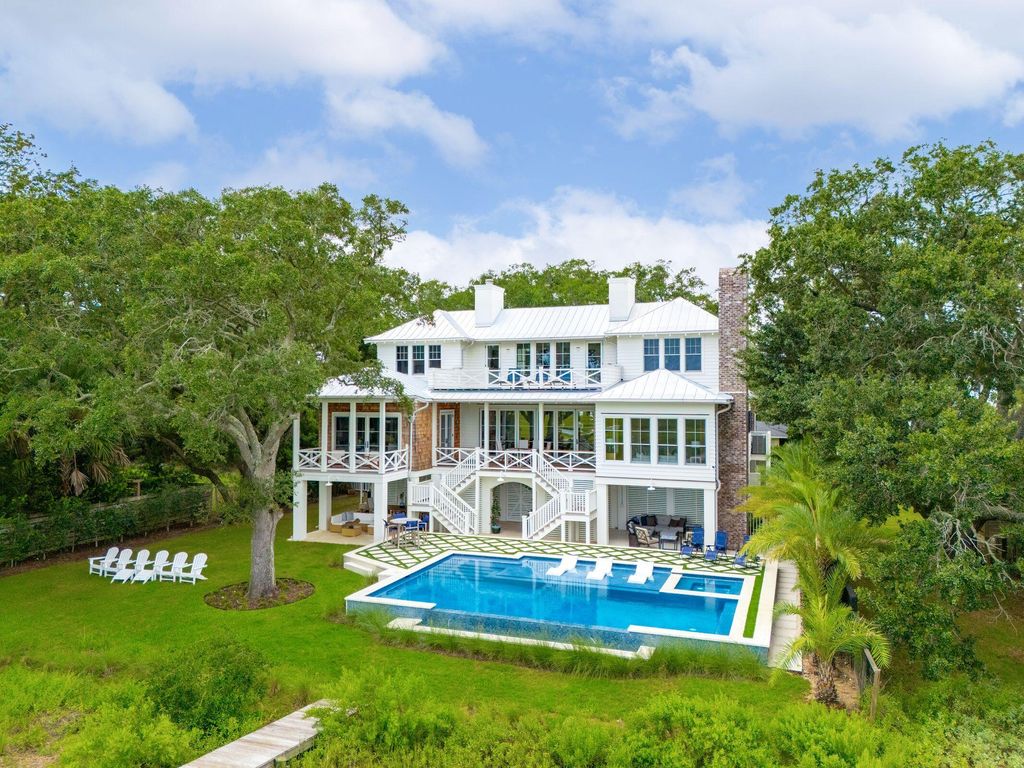 Photo of 967 Royall Avenue, Mount Pleasant, SC 29464 (MLS # 25024234)
