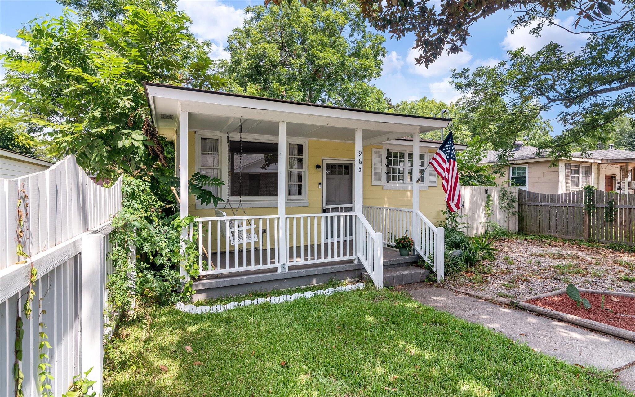 965 Main Street