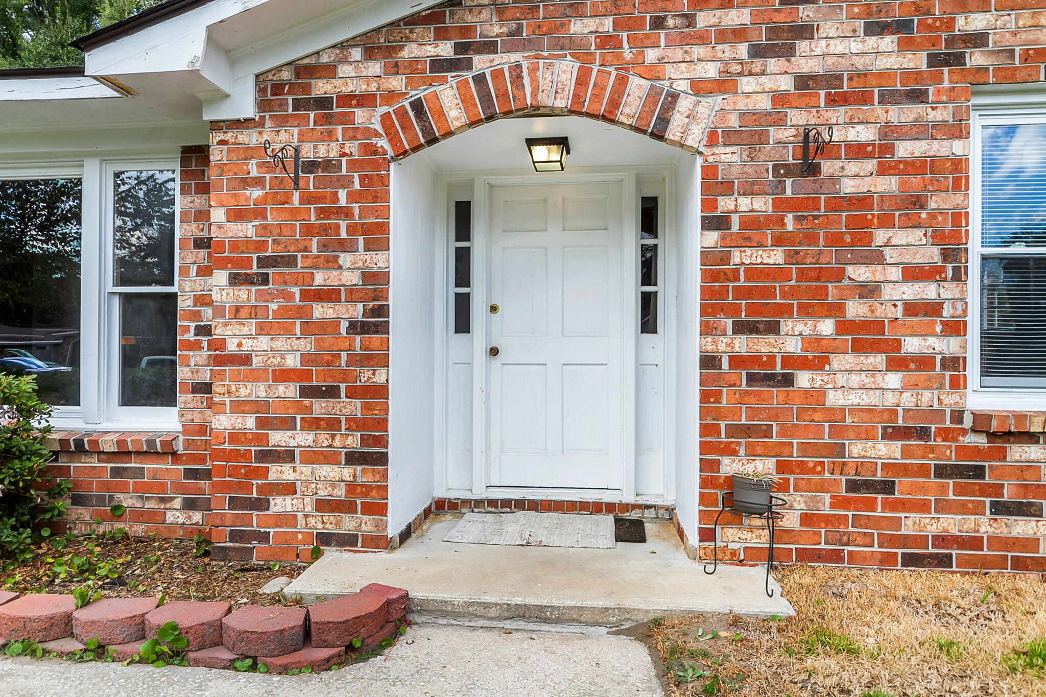 105 Barrington Boulevard