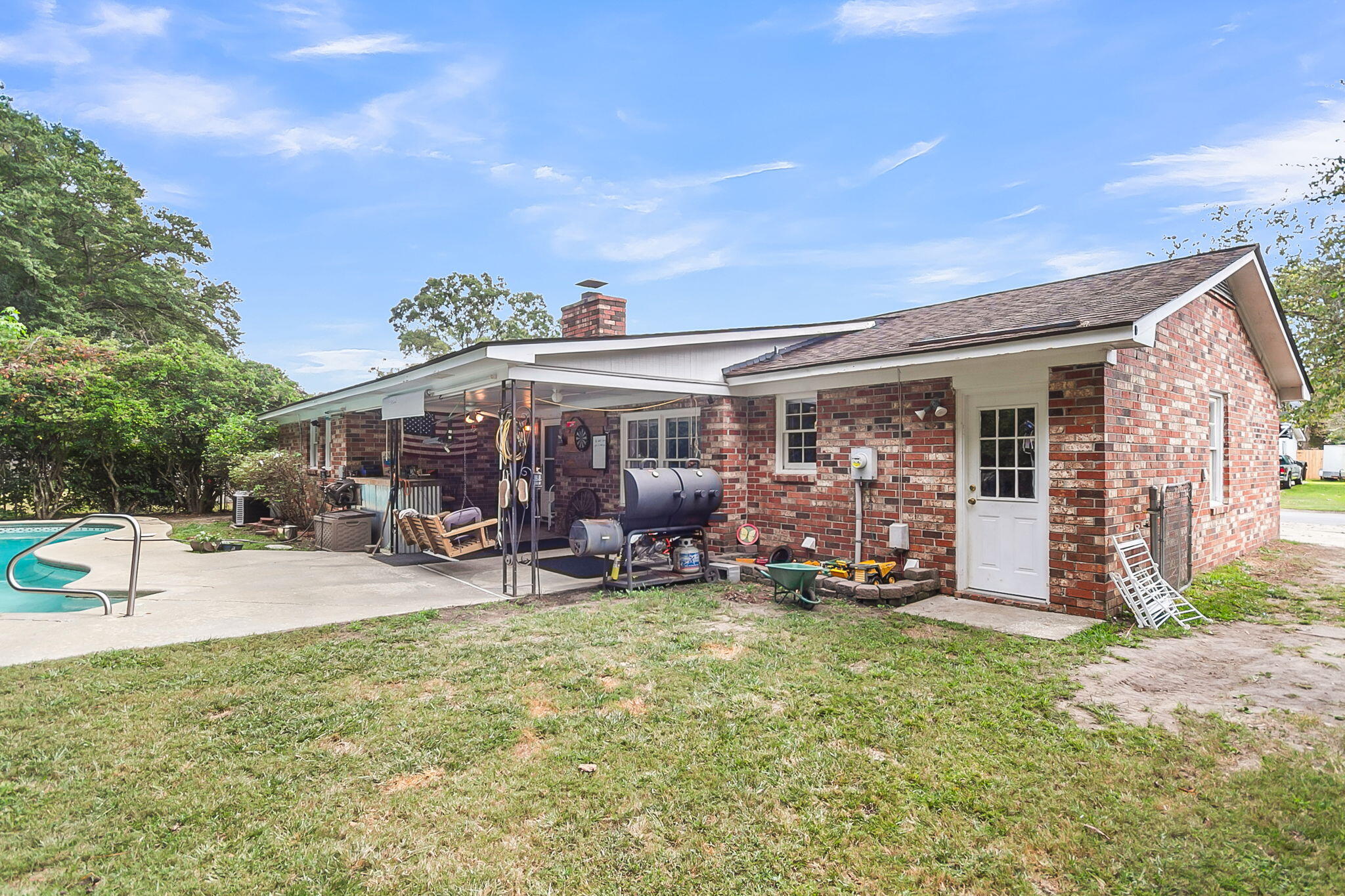 105 Barrington Boulevard